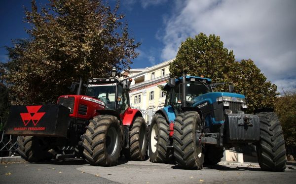 Αγρότες και κτηνοτρόφοι ετοιμάζονται για κινητοποιήσεις -Σήμερα η πανελλαδική σύσκεψη στη Λάρισα