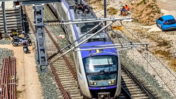 Σίνδος: Τρένο μπήκε σε λάθος γραμμή – Η επιβεβαίωση από την Hellenic Train και οι «αλληλοκατηγορίες» με τον ΟΣΕ