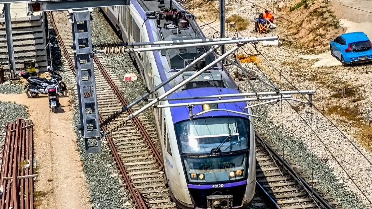 Σίνδος: Τρένο μπήκε σε λάθος γραμμή – Η επιβεβαίωση από την Hellenic Train και οι «αλληλοκατηγορίες» με τον ΟΣΕ