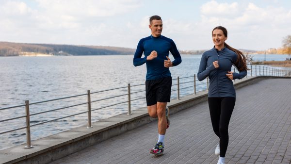 Είναι αλήθεια ότι καίτε περισσότερο λίπος όταν γυμνάζεστε με άδειο στομάχι;