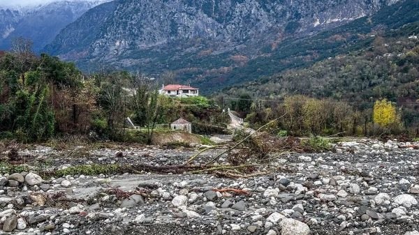 Καιρός: Η κακοκαιρία Adel «έπνιξε» τα Τζουμέρκα – Πολύ μεγάλα ύψη βροχής έπεσαν και στην υπόλοιπη χώρα