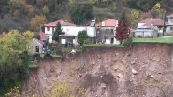 Καιρός: Μεγάλη κατολίσθηση στα Τζουμέρκα, σπίτια είναι έτοιμα να καταρρεύσουν