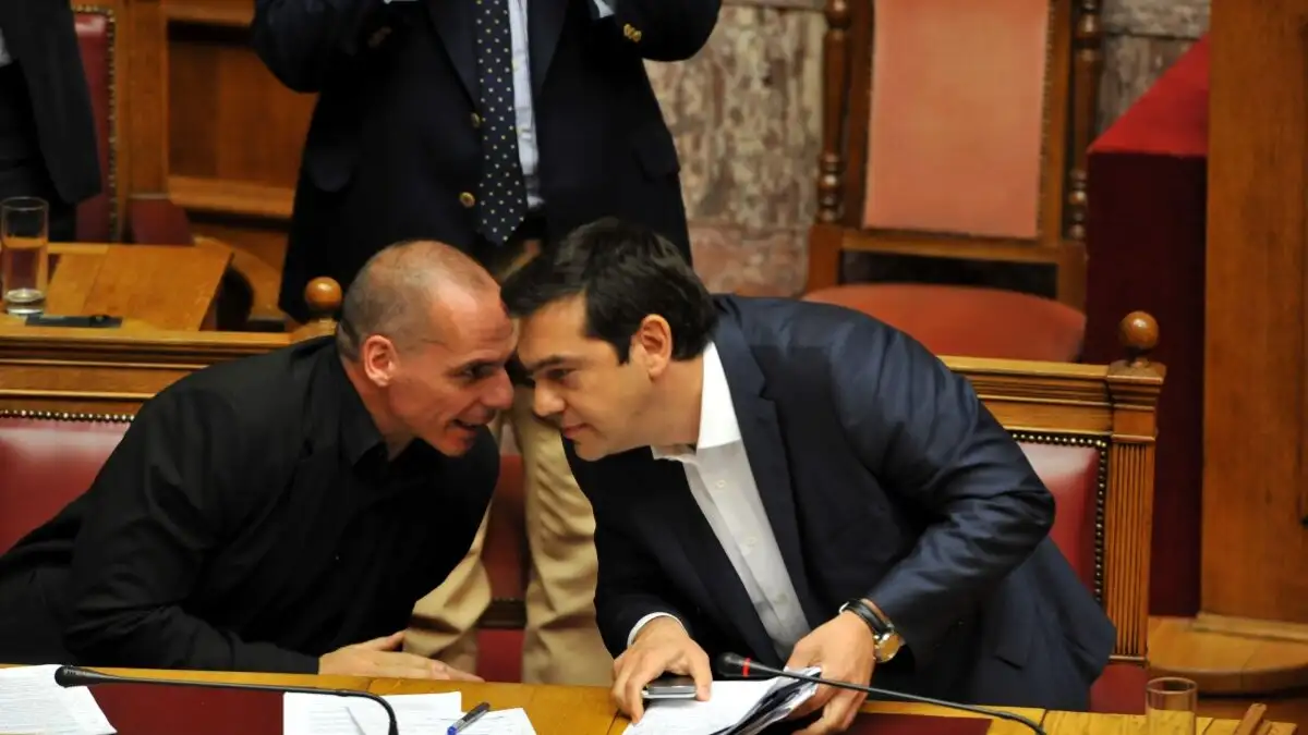 Ο Γιάνης Βαρουφάκης απαντά στον Αλέξη Τσίπρα: «Δεν έχω διαβάσει την Ιθάκη, θα περιμένω την ταινία – Μεταμφιέζει την ενοχή του σε αφέλεια»