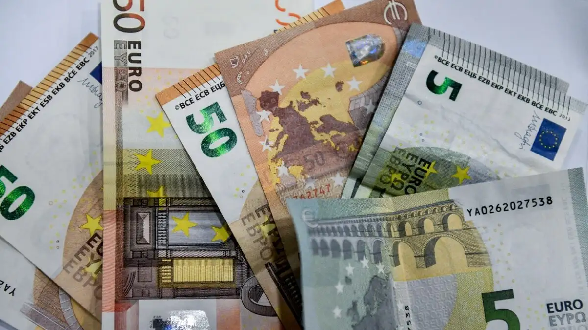 Πώς οι νέοι θα κερδίσουν ως και δύο μισθούς από τις φοροελαφρύνσεις της ΔΕΘ – Μεγάλα οφέλη και για νέα ζευγάρια με παιδιά