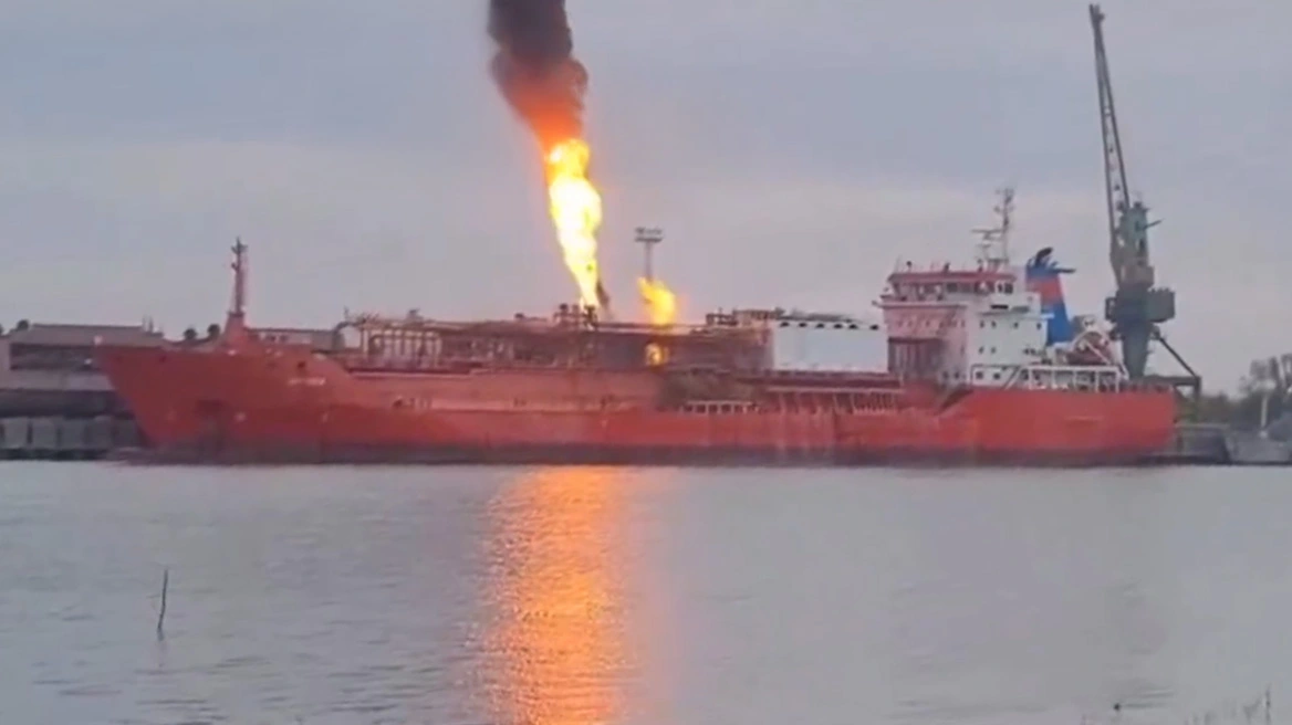 Τουρκικό πλοίο με 4.000 τόνους υγραερίου χτυπήθηκε από ρωσικά πυρά στην Οδησσό - Φόβοι πως μπορεί να εκραγεί ανά πάσα στιγμή