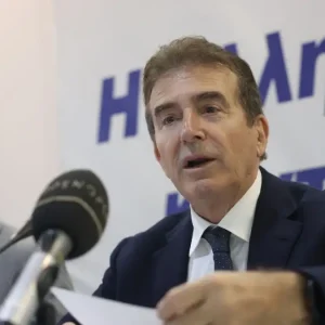 Στο 0,7% το ποσοστό των οδηγών που ξεπερνούν το όριο στο αλκοόλ, αυτό ειναι νίκη και σώζει ζωές, λέει ο Χρυσοχοΐδης