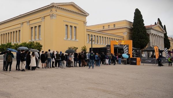 Talk of the town το showcar της Mclaren F1 Team σε πέντε πόλεις της Ελλάδας