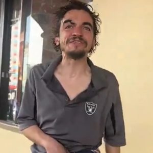 Ο πρώην σταρ του Nickelodeon που εντοπίστηκε άστεγος και το συγκινητικό βίντεο που έγινε viral