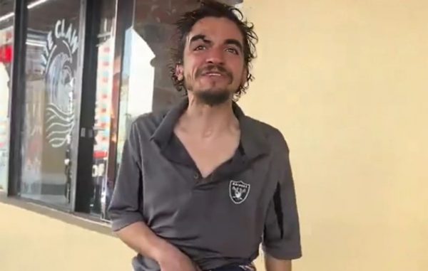 Ο πρώην σταρ του Nickelodeon που εντοπίστηκε άστεγος και το συγκινητικό βίντεο που έγινε viral