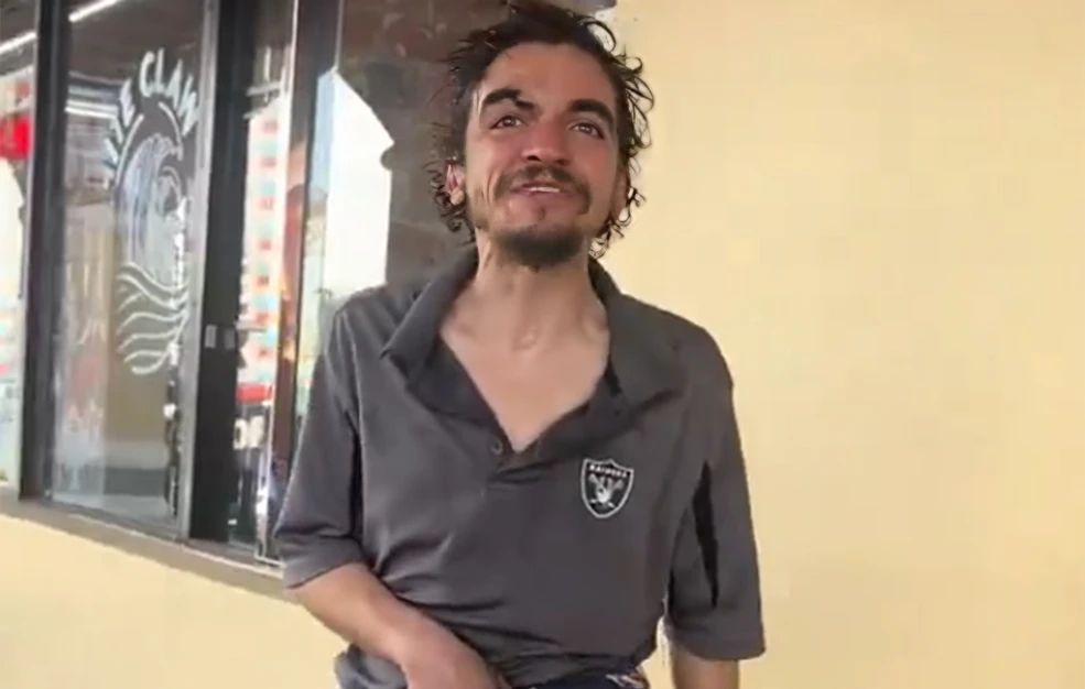 Ο πρώην σταρ του Nickelodeon που εντοπίστηκε άστεγος και το συγκινητικό βίντεο που έγινε viral