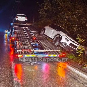 Φθιώτιδα: «Έφυγε» αμάξι από αυτοκινητάμαξα (ΦΩΤΟ)