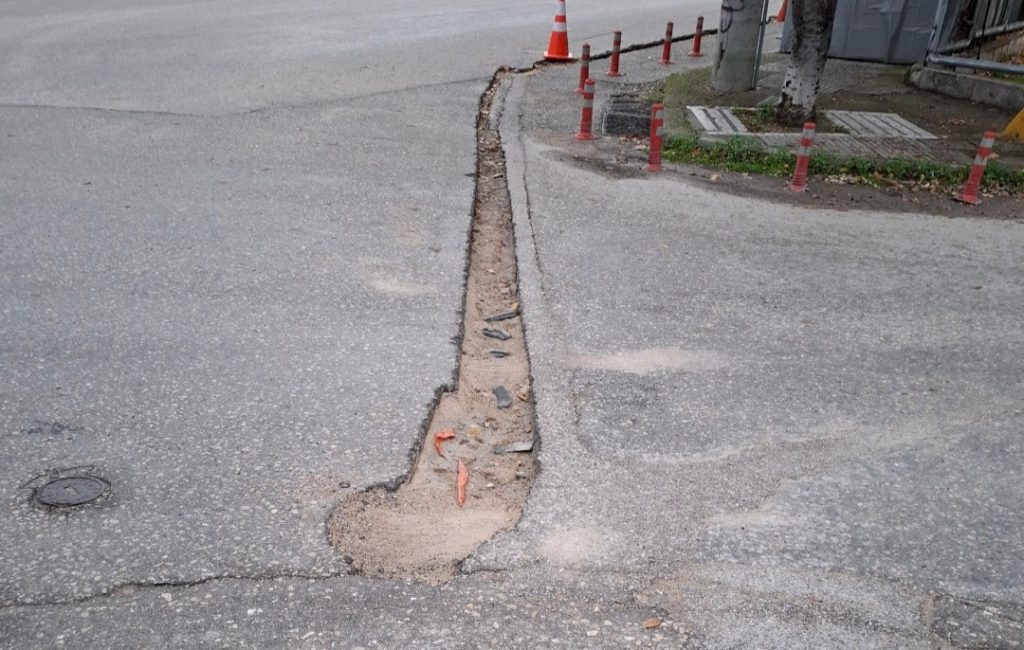 Η «χαράδρα» της οδού Ανθήλης