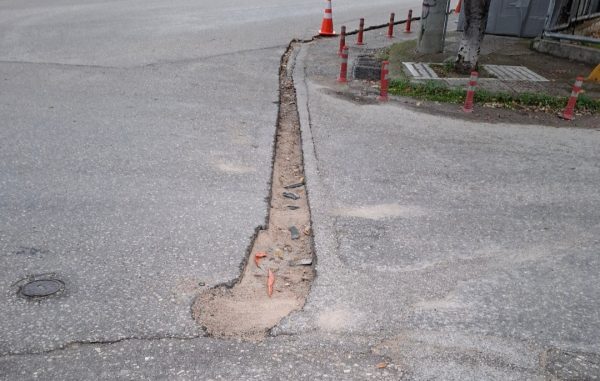 Η «χαράδρα» της οδού Ανθήλης