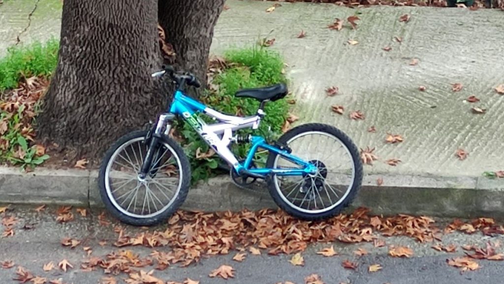 Βρέθηκε ποδήλατο στην οδό Χαλκωμάτας