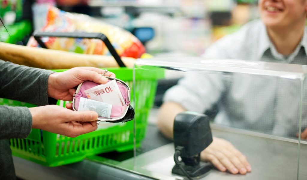 Σούπερ μάρκετ καθυστερεί επίτηδες τα ταμεία: Ο λόγος είναι απλά υπέροχος!