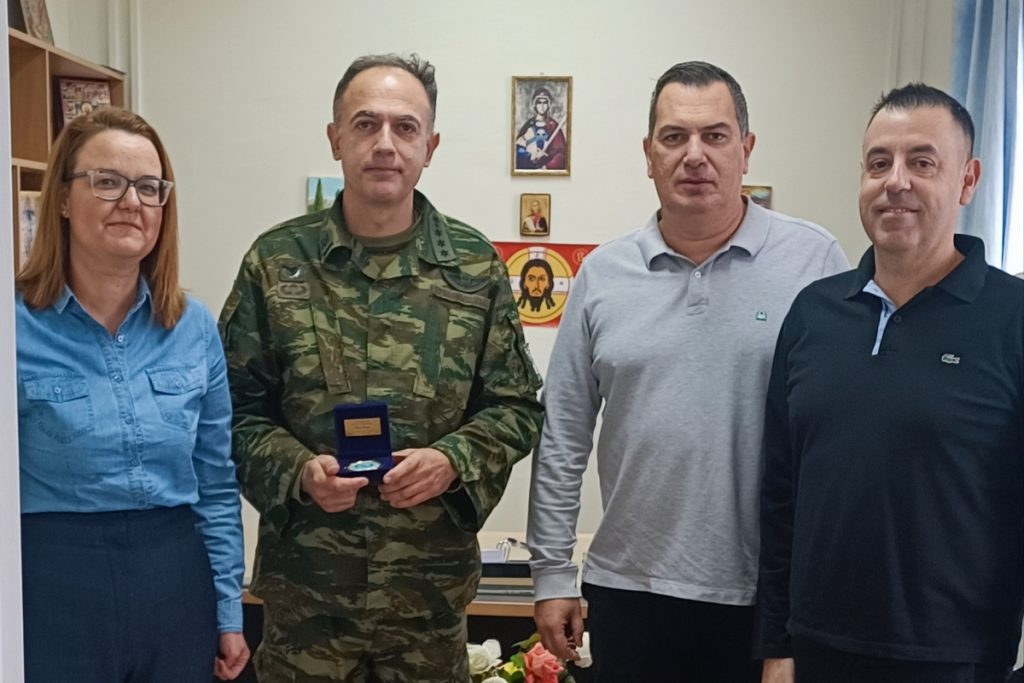 Εθιμοτυπική επίσκεψη της Ένωσης Στρατιωτικών Φθιώτιδας στο Διοικητή της Μονάδας Επιστρατεύσεως