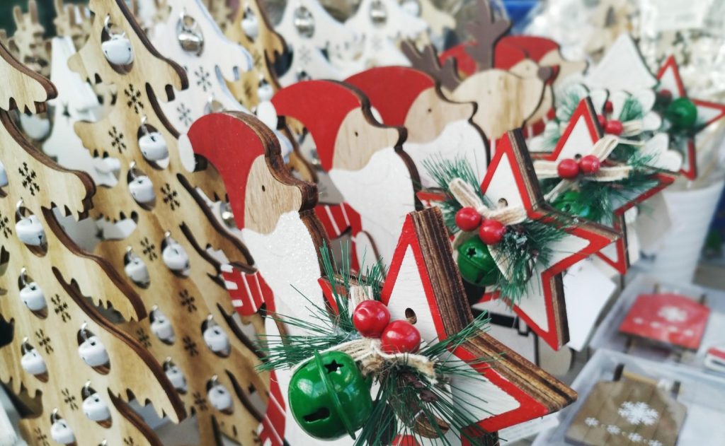 Ελάτε στην Χριστουγεννιάτικη Γιορτή και στο Παζάρι του Πολιτισμικού Συλλόγου Διστόμου και του Παραρτήματος της Φλόγας στην Βοιωτία