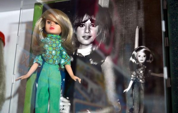 Ένα δωμάτιο γεμάτο με 3.000 σπάνια ελληνικά παιχνίδια μιας άλλης εποχής – Η ιστορία τους και ποιο δεν θα χάριζε με τίποτα ο συλλέκτης