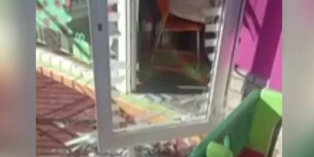 Σοκ σε παιδικό σταθμό της Θεσσαλονίκης: Πατέρας έσπασε την πόρτα, άρπαξε τα παιδιά του κι εξαφανίστηκε