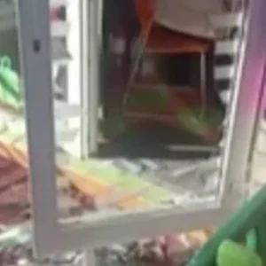 Σοκ σε παιδικό σταθμό της Θεσσαλονίκης: Πατέρας έσπασε την πόρτα, άρπαξε τα παιδιά του κι εξαφανίστηκε