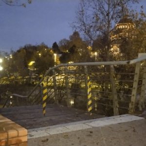 Λάρισα: Έκλεισαν τα σημεία που οδηγούν στην κοίτη του Πηνειού