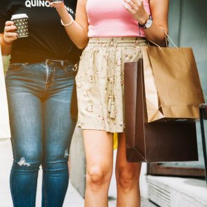 Συνεδριάζει σήμερα δικαστήριο του Παρισίου για την αναστολή λειτουργίας του Shein στη Γαλλία