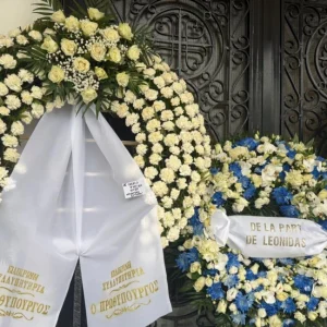 Οδύνη και λευκά τριαντάφυλλα στην κηδεία του 24χρονου Σωτήρη που σκοτώθηκε στο τροχαίο στη Λούτσα, συντετριμμένη η μητέρα του