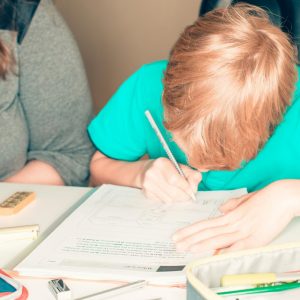 Ανώτατο όριο στους μαθητές με μαθησιακές δυσκολίες ανά τμήμα θέτει το υπουργείο Παιδείας