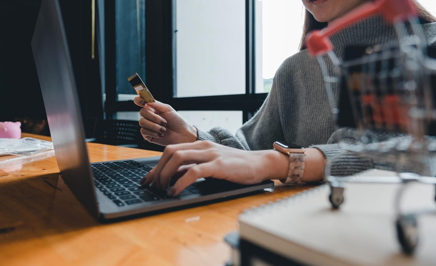 Η ΕΕ χτυπά Shein και Temu: Συμφώνησε προσωρινό τέλος 3 ευρώ για μικρά δέματα από Κίνα