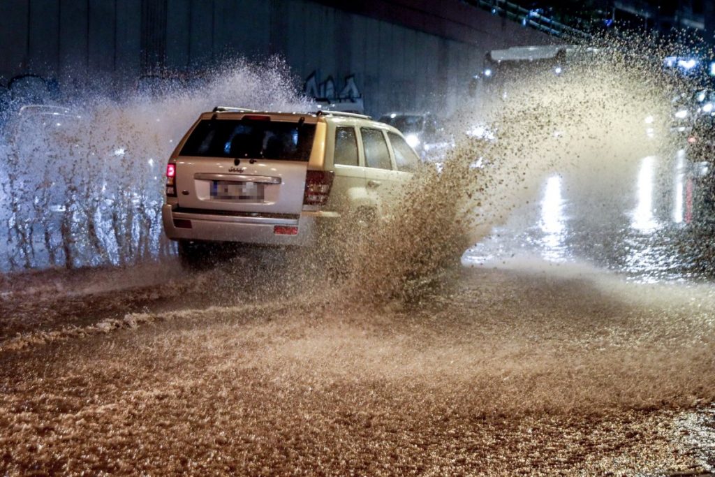 Κακοκαιρία Byron: Βροχές μεγάλης έντασης και διάρκειας θα χτυπήσουν 8 περιοχές – Επικαιροποιήθηκε ξανά το έκτακτο δελτίο