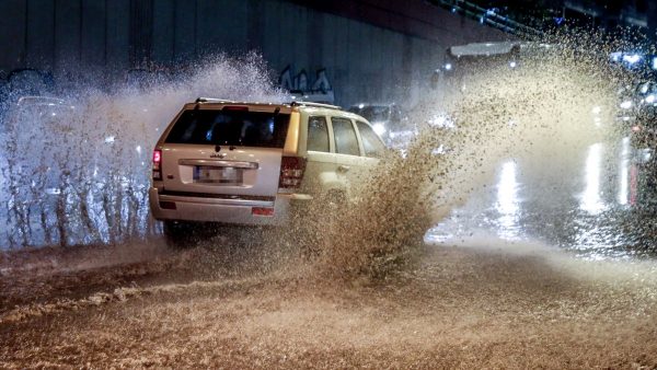 Κακοκαιρία Byron: Βροχές μεγάλης έντασης και διάρκειας θα χτυπήσουν 8 περιοχές – Επικαιροποιήθηκε ξανά το έκτακτο δελτίο