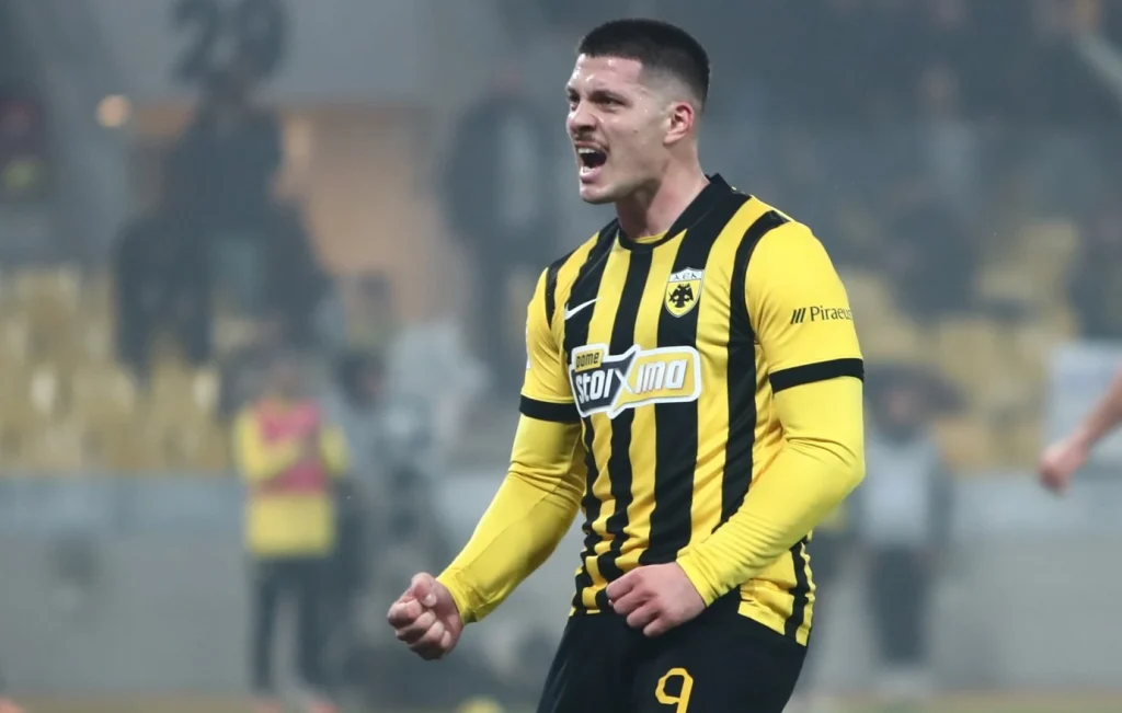 ΑΕΚ – Ατρόμητος 4-1: Στο -3 με ηγέτη Γιόβιτς