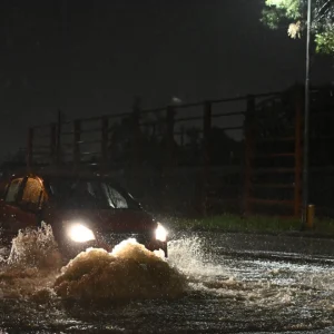 Κακοκαιρία Byron: Ήχησε το 112 στην Κεντρική Μακεδονία – «Αποφύγετε τις άσκοπες μετακινήσεις»