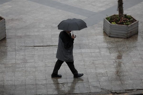 Χριστούγεννα με κρύο και βροχές, προβλέψεις ακόμα και για χιόνια την Πρωτοχρονιά