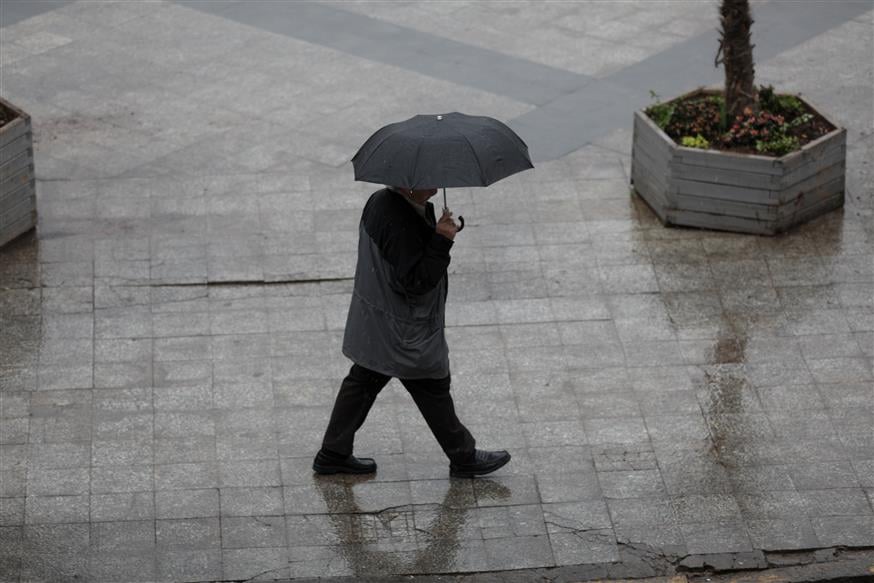 Χριστούγεννα με κρύο και βροχές, προβλέψεις ακόμα και για χιόνια την Πρωτοχρονιά