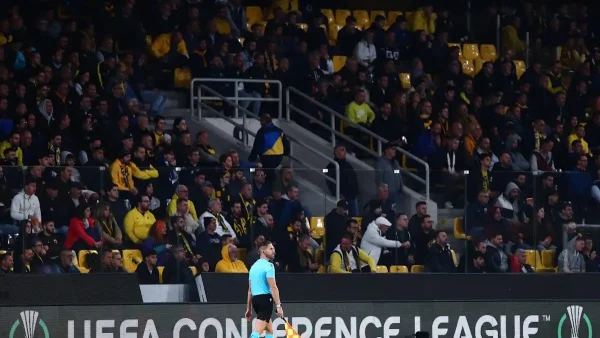 «Καμπανάκι» από ΑΕΚ για τα laser ενόψει Κραϊόβα: «Συνιστά πλέον ακόμη και λόγο διακοπής αγώνα» – Συνελήφθη και διώκεται ποινικά οπαδός