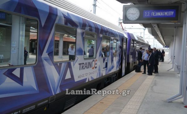 Στον σταθμό Λειανικλαδίου η αμαξοστοιχία IC50 λόγω της υπερχείλισης του Ενιπέα
