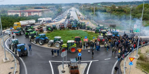 Αντίστροφη μέτρηση για κυβέρνηση και αγρότες: Ανέβηκαν οι τόνοι στην ΚΟ της ΝΔ -Τα μέτρα που εξετάζονται για ρεύμα, πετρέλαιο