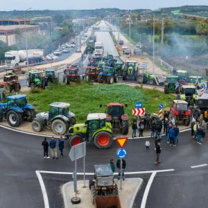 Πλήρες αδιέξοδο με τους αγρότες - Σε λίγο η κυβέρνηση παρουσιάζει τα τελικά μέτρα - Κρίσιμο το επόμενο 48ωρο για τα μπλόκα