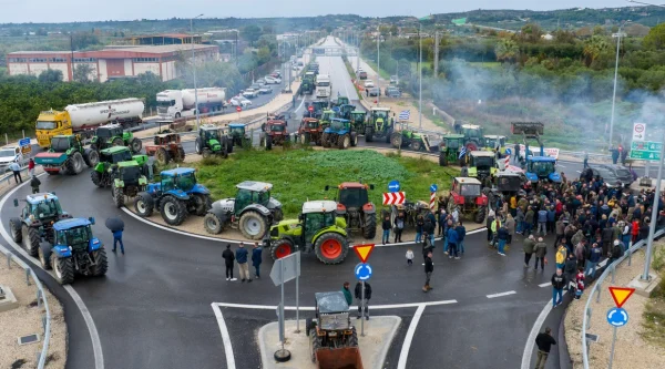 Πλήρες αδιέξοδο με τους αγρότες - Σε λίγο η κυβέρνηση παρουσιάζει τα τελικά μέτρα - Κρίσιμο το επόμενο 48ωρο για τα μπλόκα
