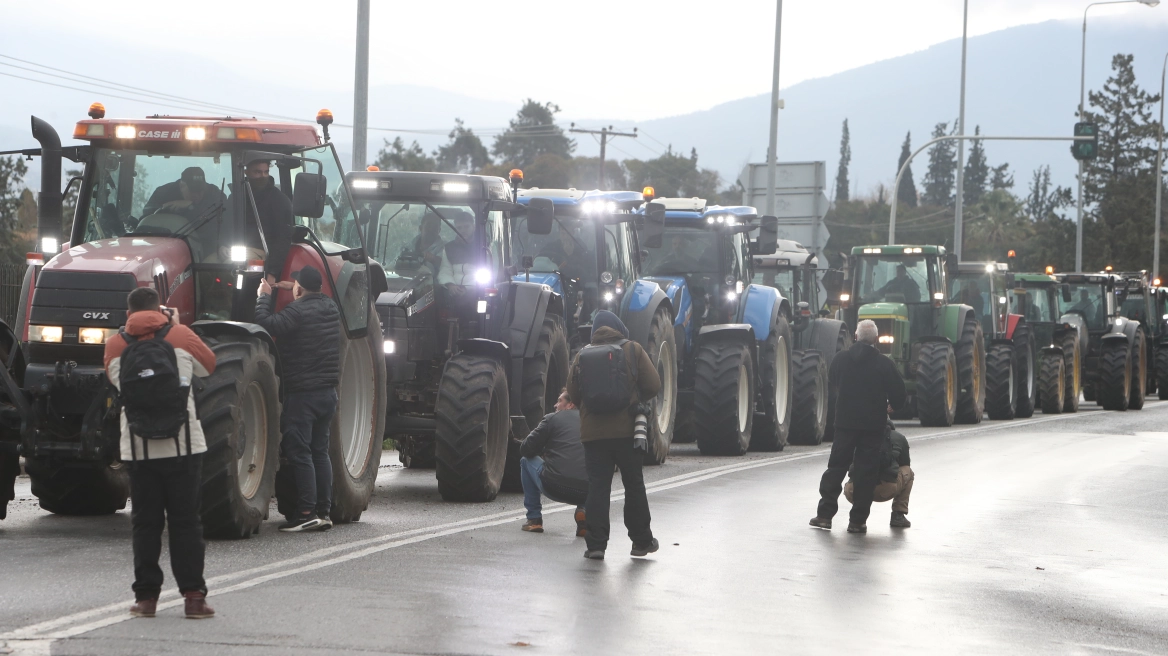 Αγρότες σχεδιάζουν σήμερα στις 10 το πρωί απόβαση με τρακτέρ στο λιμάνι της Θεσσαλονίκης