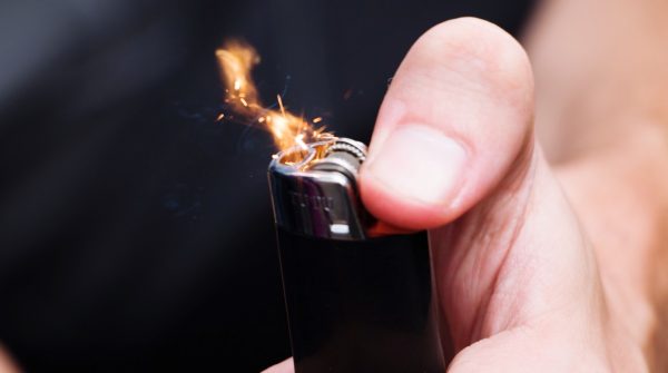 Κατάπιε αναπτήρα για challenge και 30 χρόνια μετά... λειτουργούσε!