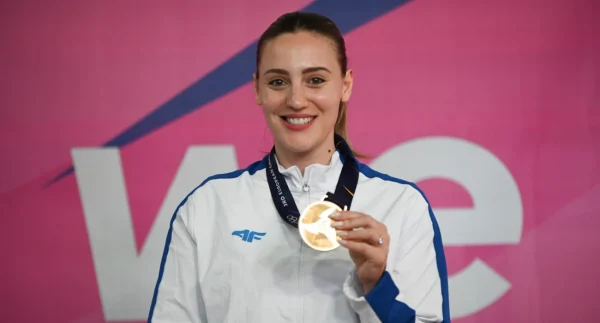 Έγκυος η Άννα Κορακάκη: Περιμένει το πρώτο της παιδί που είναι κοριτσάκι