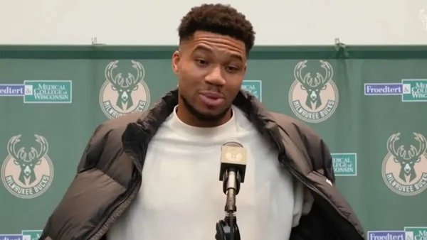 Γιάννης Αντετοκούνμπο: «Είμαι η πιο καυτή γκόμενα στο παιχνίδι αυτή τη στιγμή»