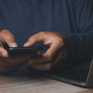 Πώς βρίσκουν οι απατεώνες το κινητό μας με τη βοήθεια της Τεχνητής Νοημοσύνης