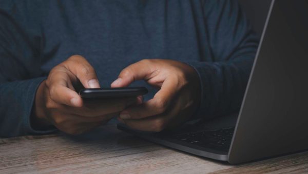 Πώς βρίσκουν οι απατεώνες το κινητό μας με τη βοήθεια της Τεχνητής Νοημοσύνης