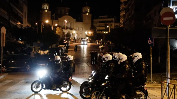 Καταδίωξη στο Χαλάνδρι: Οδηγούσε ανήλικος γιος βουλευτή του ΠΑΣΟΚ, με κρυμμένο κουζινομάχαιρο ο 15χρονος συνοδηγός του