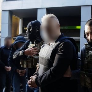 Πειραιάς: Προφυλακιστέοι 4 συλληφθέντες για τους τόνους κοκαΐνης﻿ -«Έλληνας Εσκομπάρ»: Δεν ήταν δικό μου το πλοίο