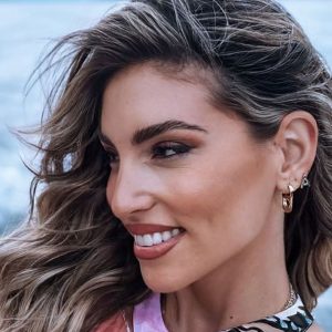 Αθηνά Οικονομάκου: «Ψέματα όλα» - Διαψεύδει on camera ότι παντρεύεται με τον Μπρούνο Τσερέλα στην Πάρο