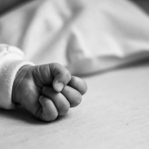 Αλεξανδρούπολη: Στον εισαγγελέα η μητέρα του 3χρονου παιδιού που πέθανε από υποσιτισμό